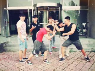 成人踩胯视频在线观看