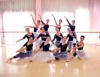 空中花园成人舞蹈视频,激情四溢的舞动魅力解析