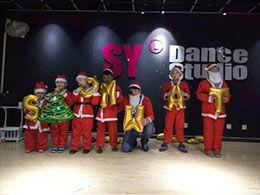 成人入门班街舞教学视频,轻松掌握街舞基础技巧